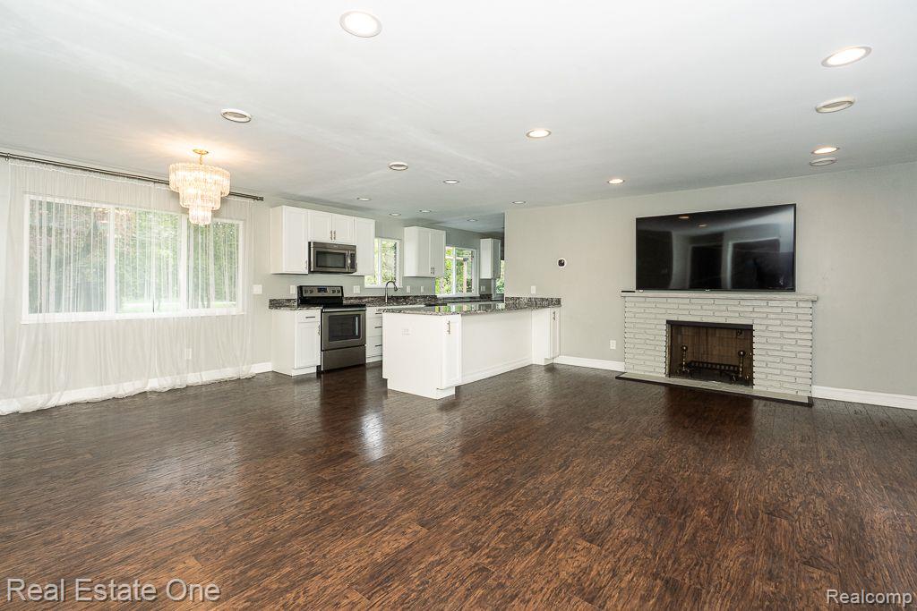 1637 NORTHUMBERLAND DR