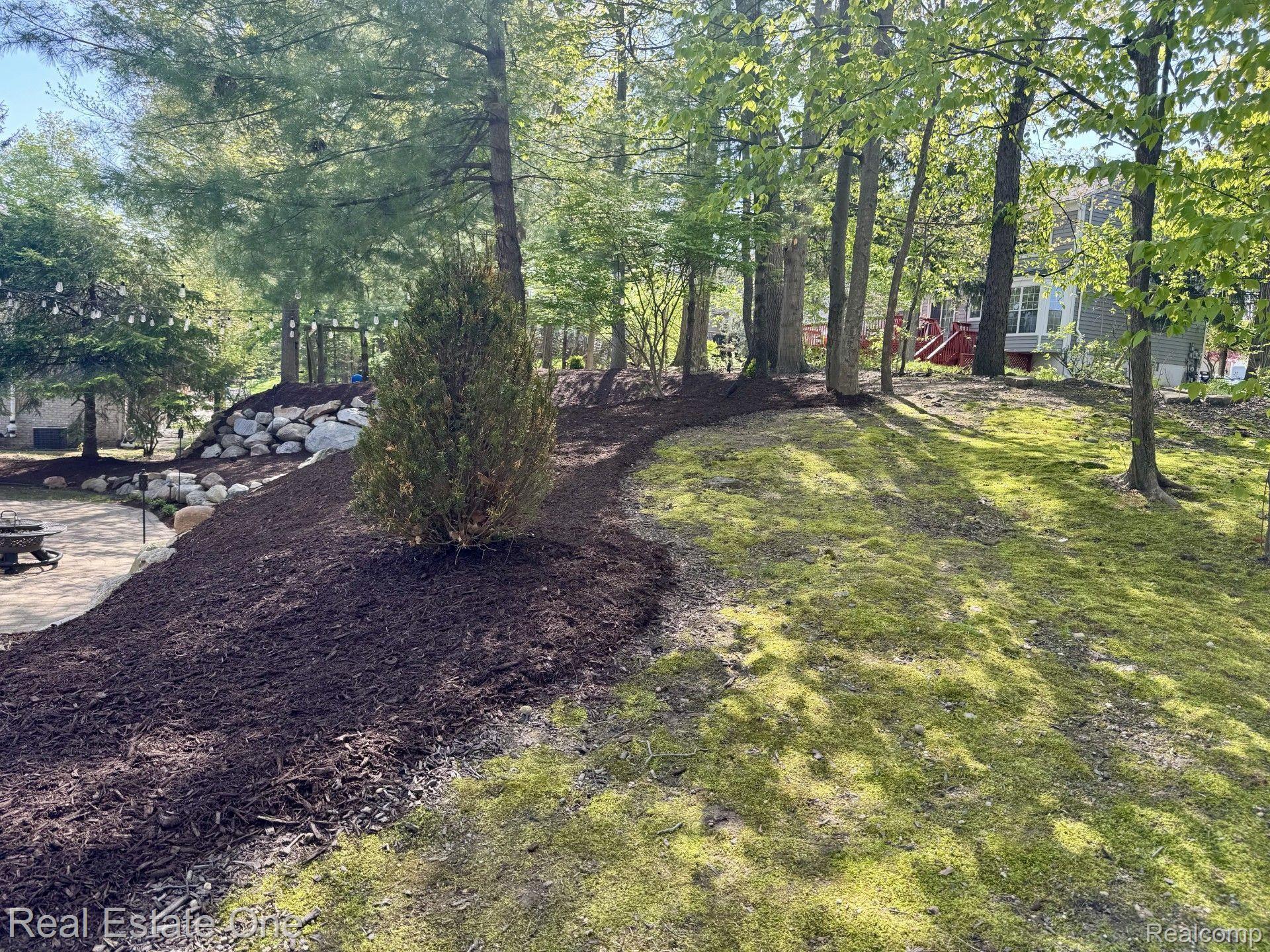 516 BLOOMER RIDGE DR
