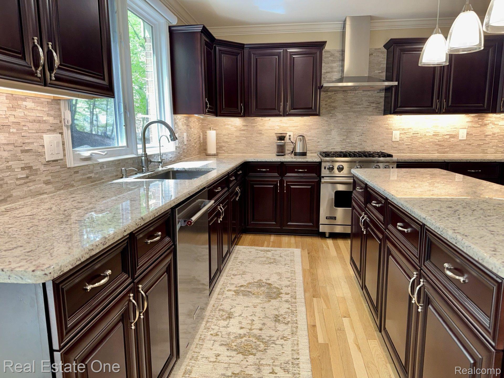 516 BLOOMER RIDGE DR