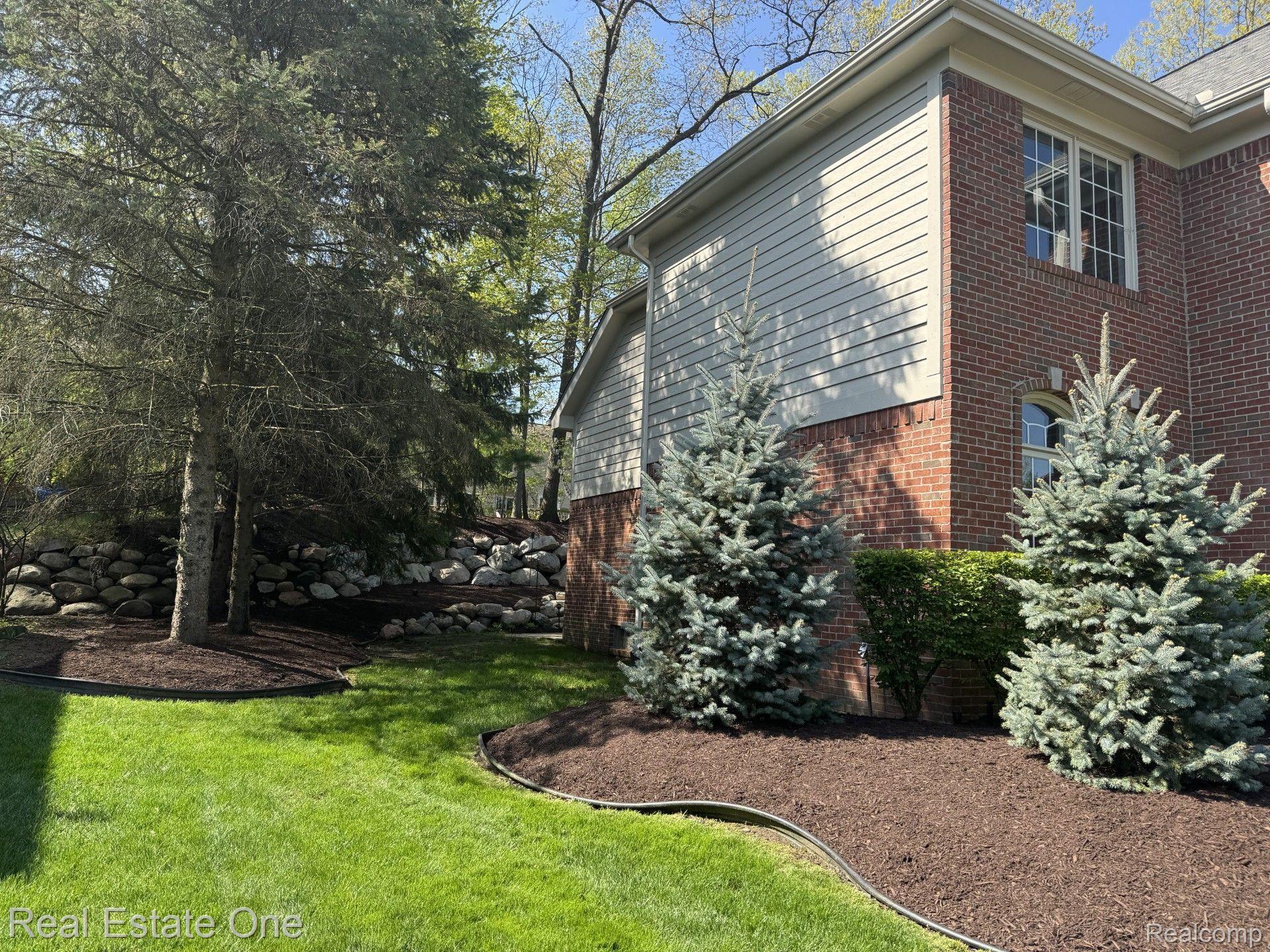516 BLOOMER RIDGE DR