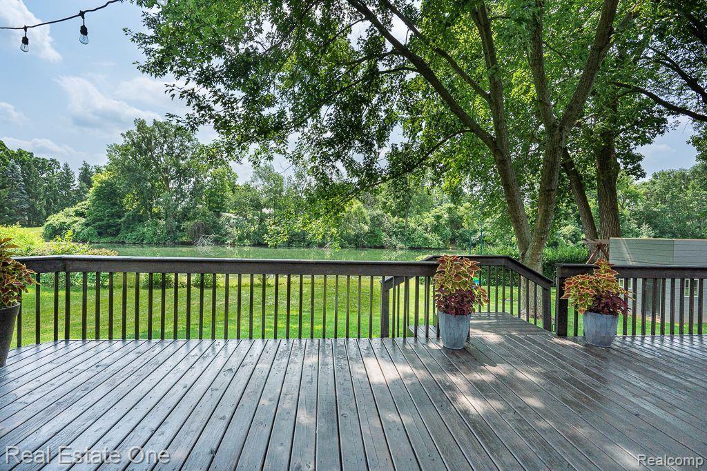 318 ARLINGTON DR