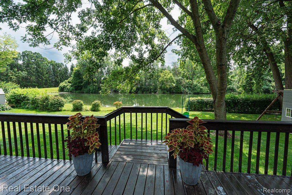 318 ARLINGTON DR