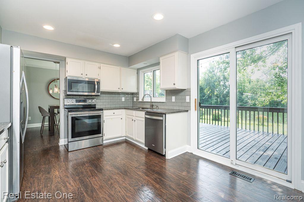 318 ARLINGTON DR