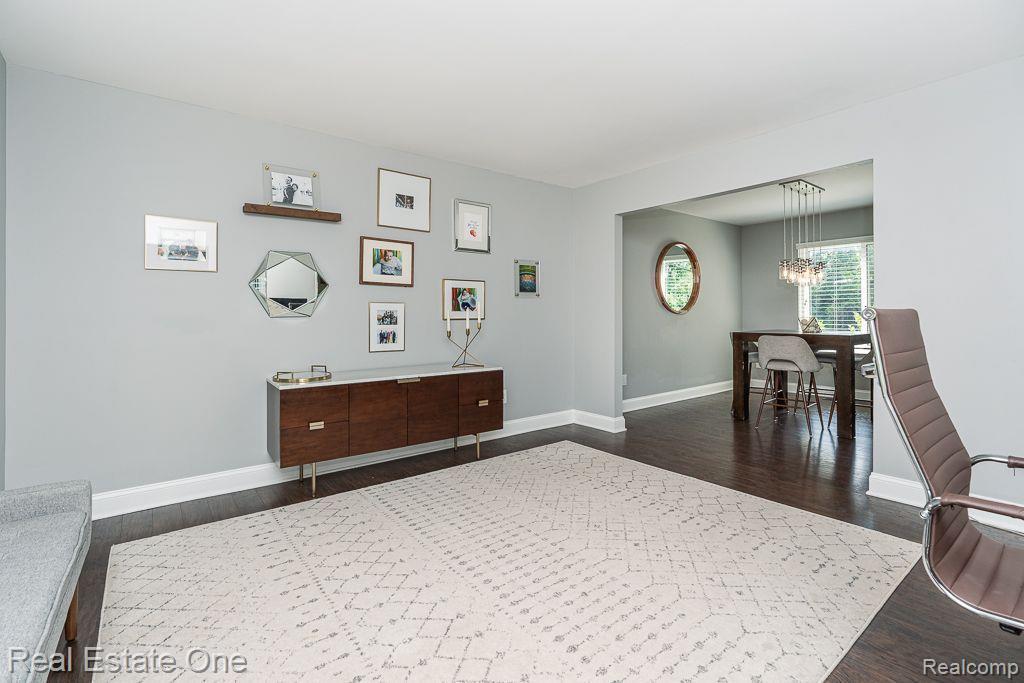 318 ARLINGTON DR