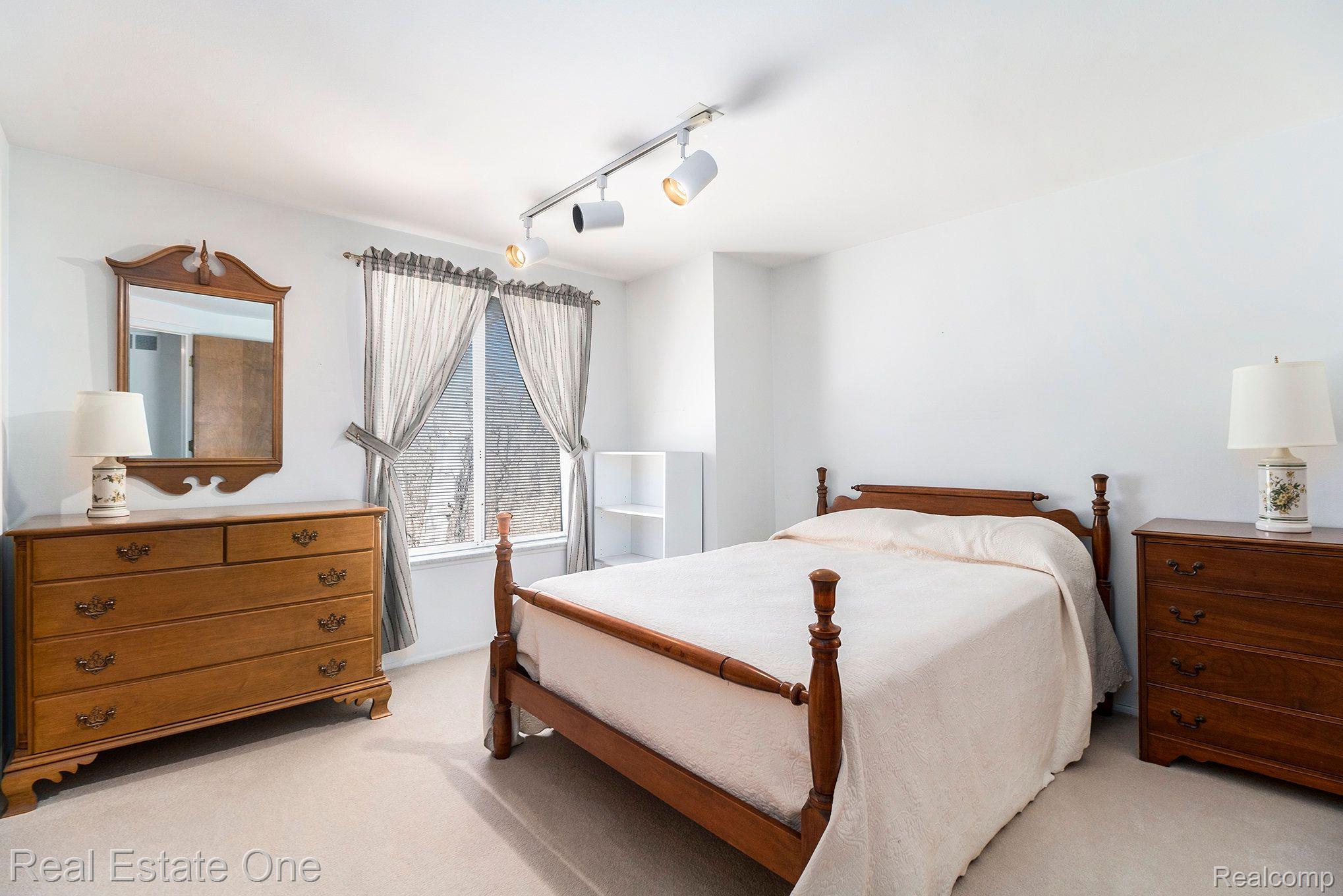 1750 TIVERTON RD 28 7 Unit: 28