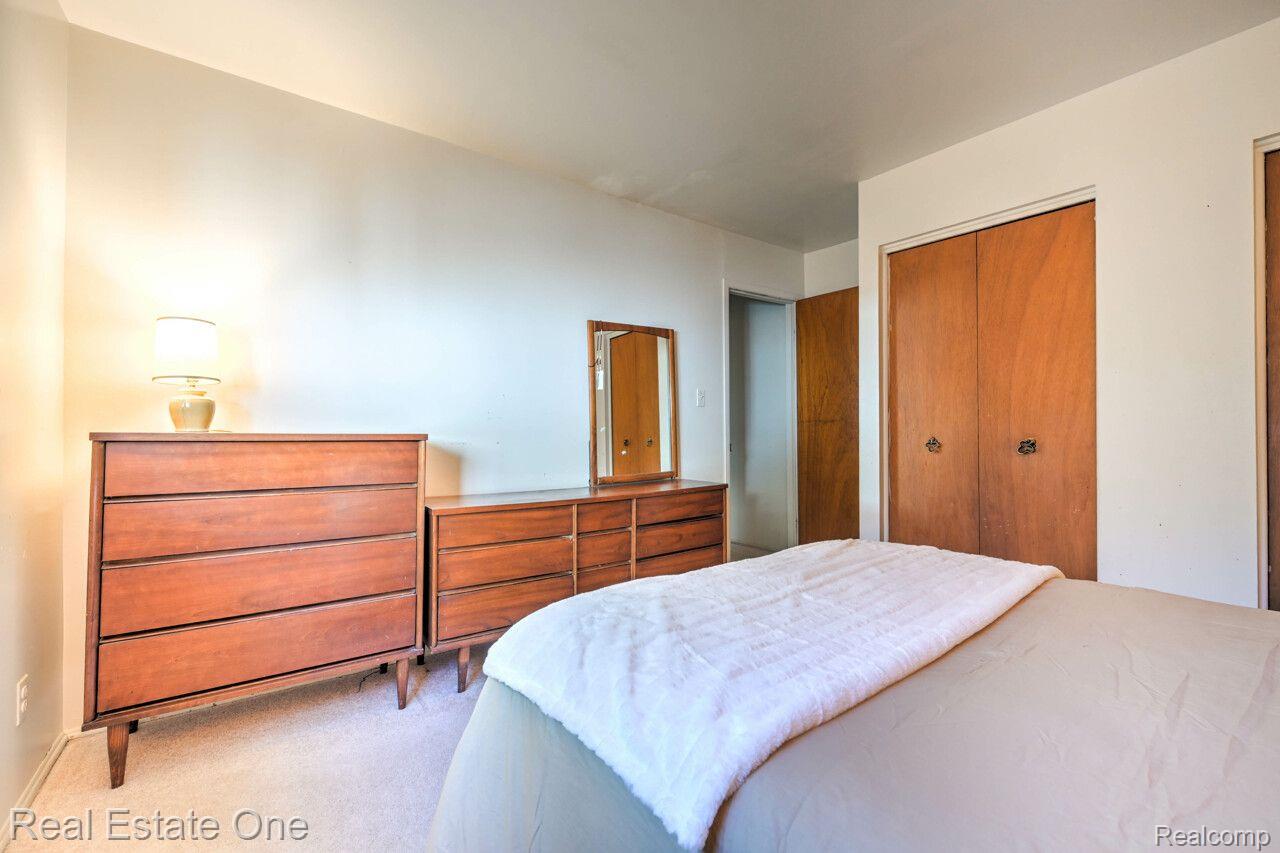 11837 METEOR DR