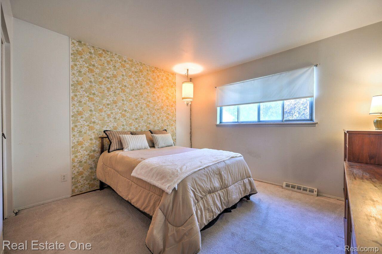 11837 METEOR DR