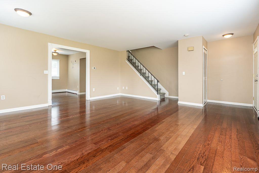 1127 TIENKEN CRT
