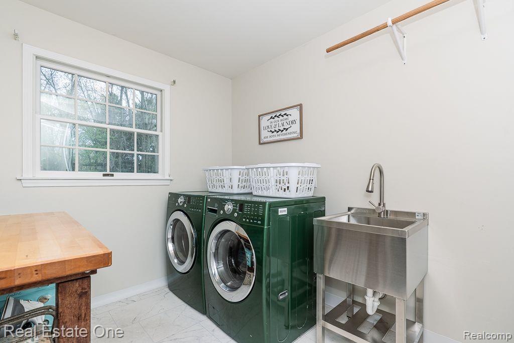 9079 TWIN OAKS