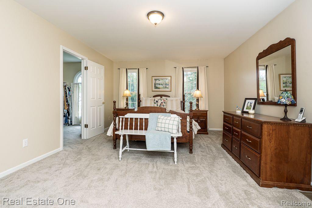9079 TWIN OAKS