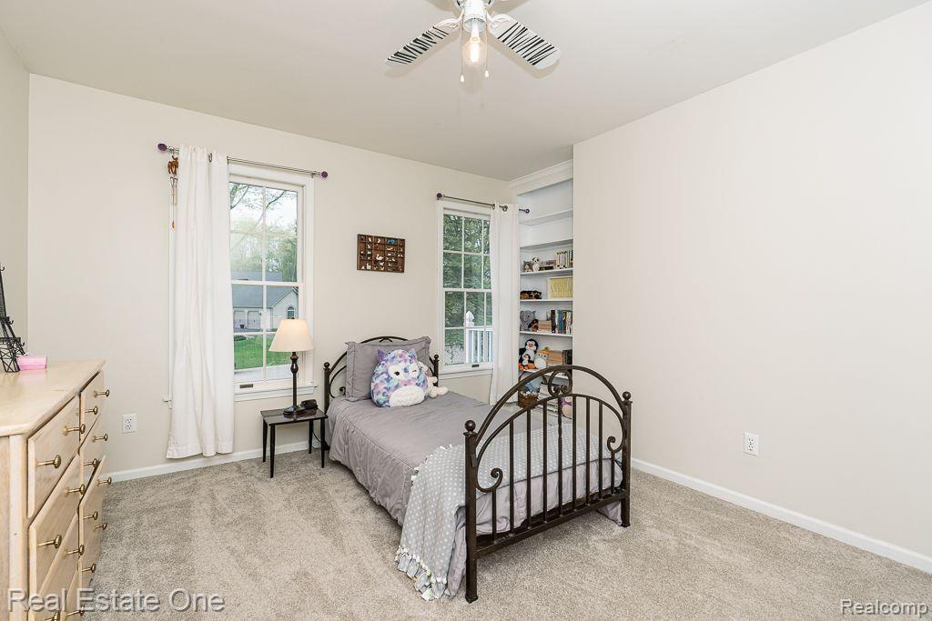 9079 TWIN OAKS