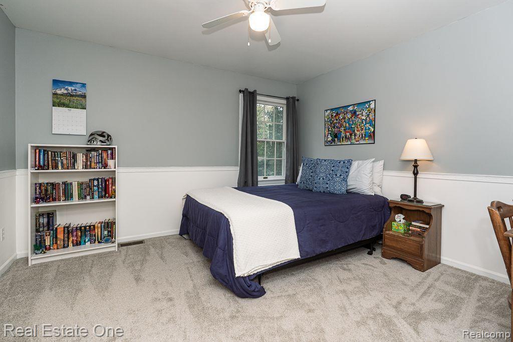 9079 TWIN OAKS