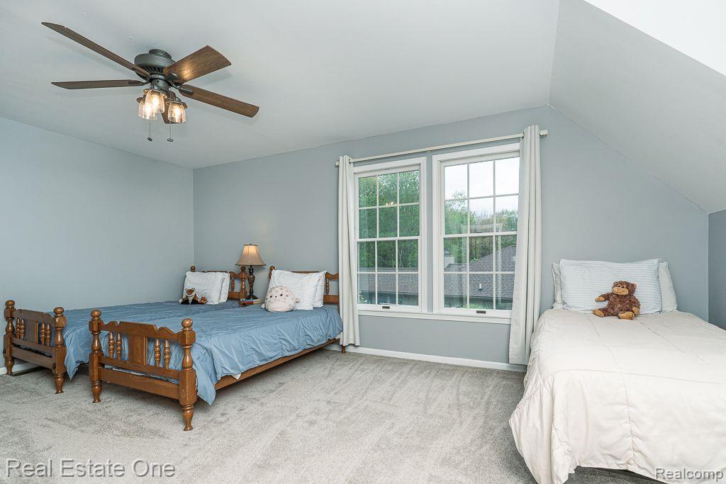 9079 TWIN OAKS