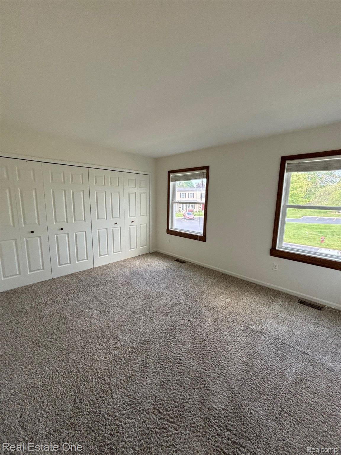 1163 Marquette CRT
