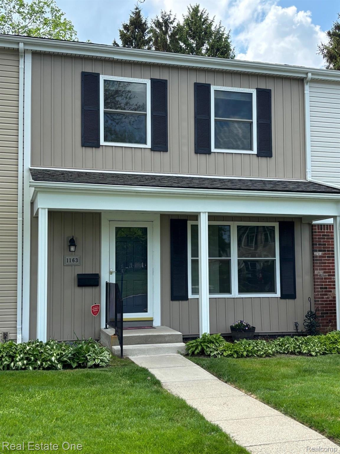 1163 Marquette CRT