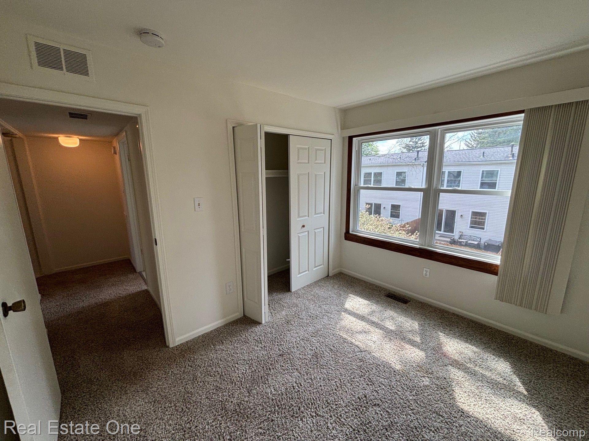 1163 Marquette CRT