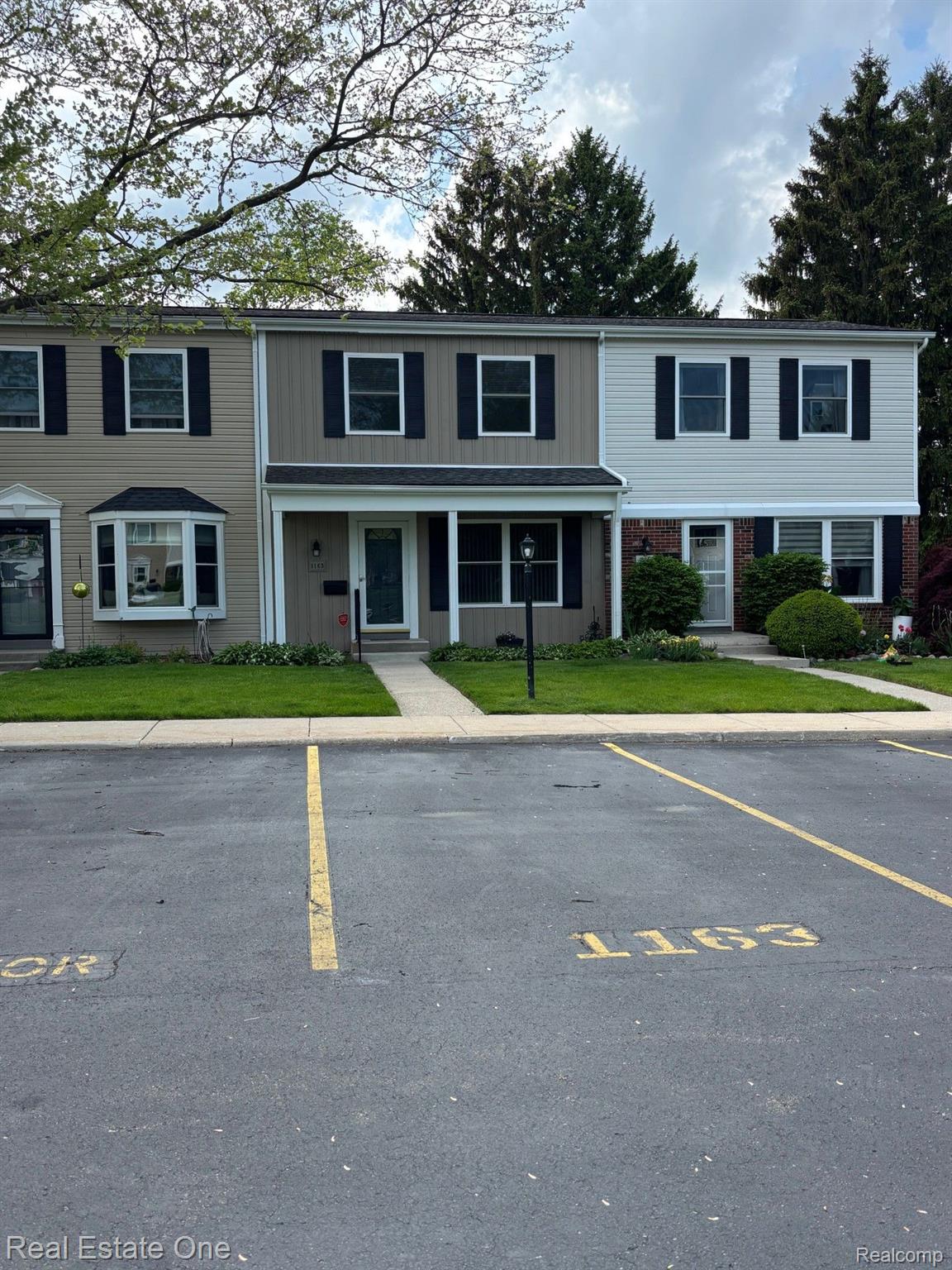 1163 Marquette CRT
