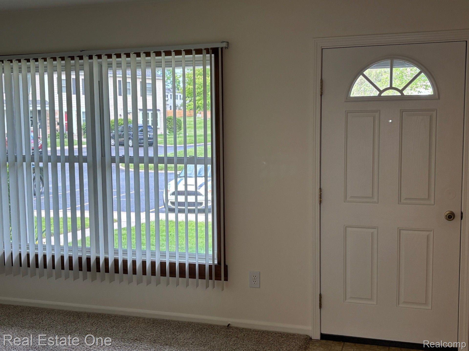1163 Marquette CRT