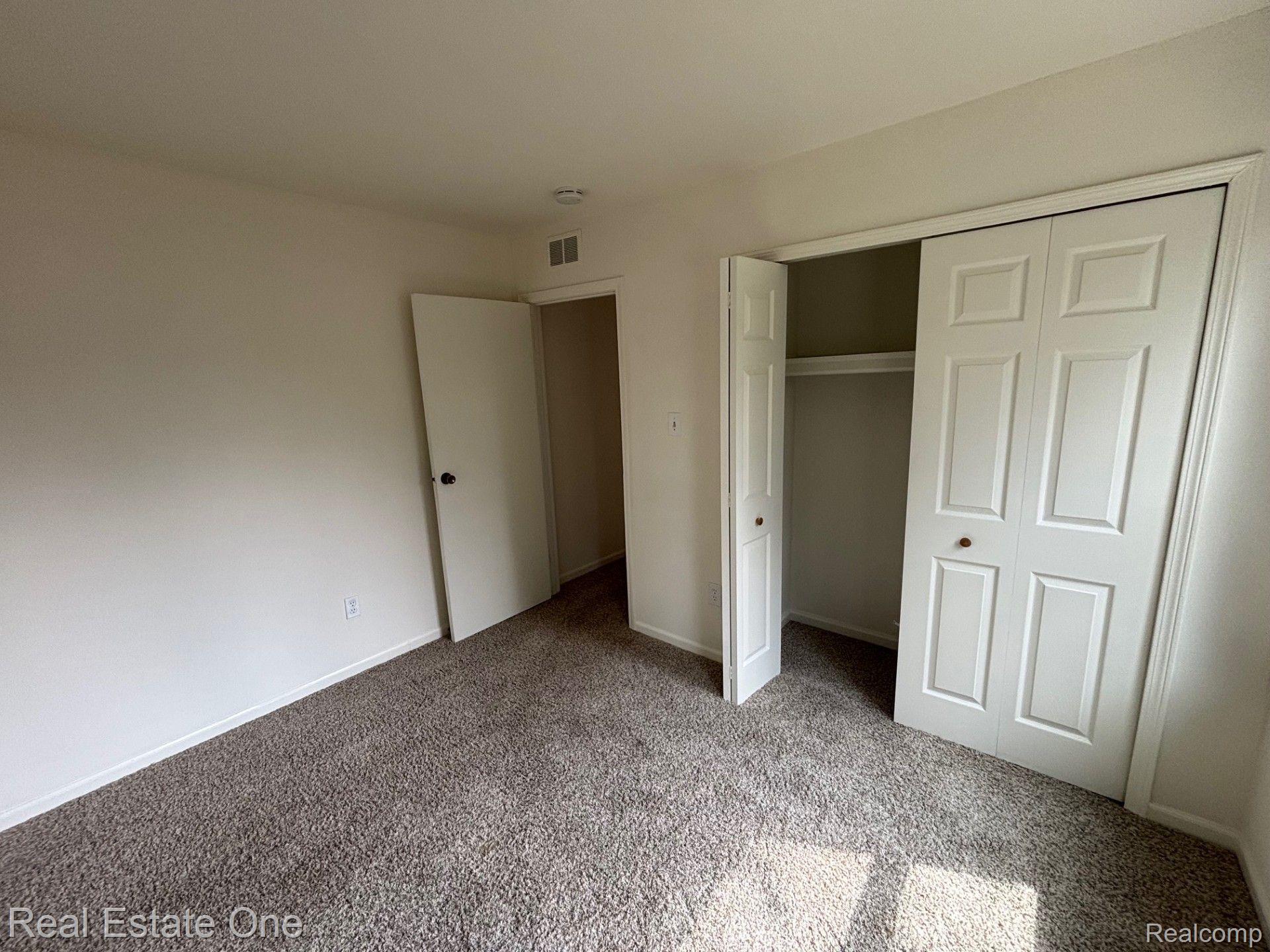 1163 Marquette CRT