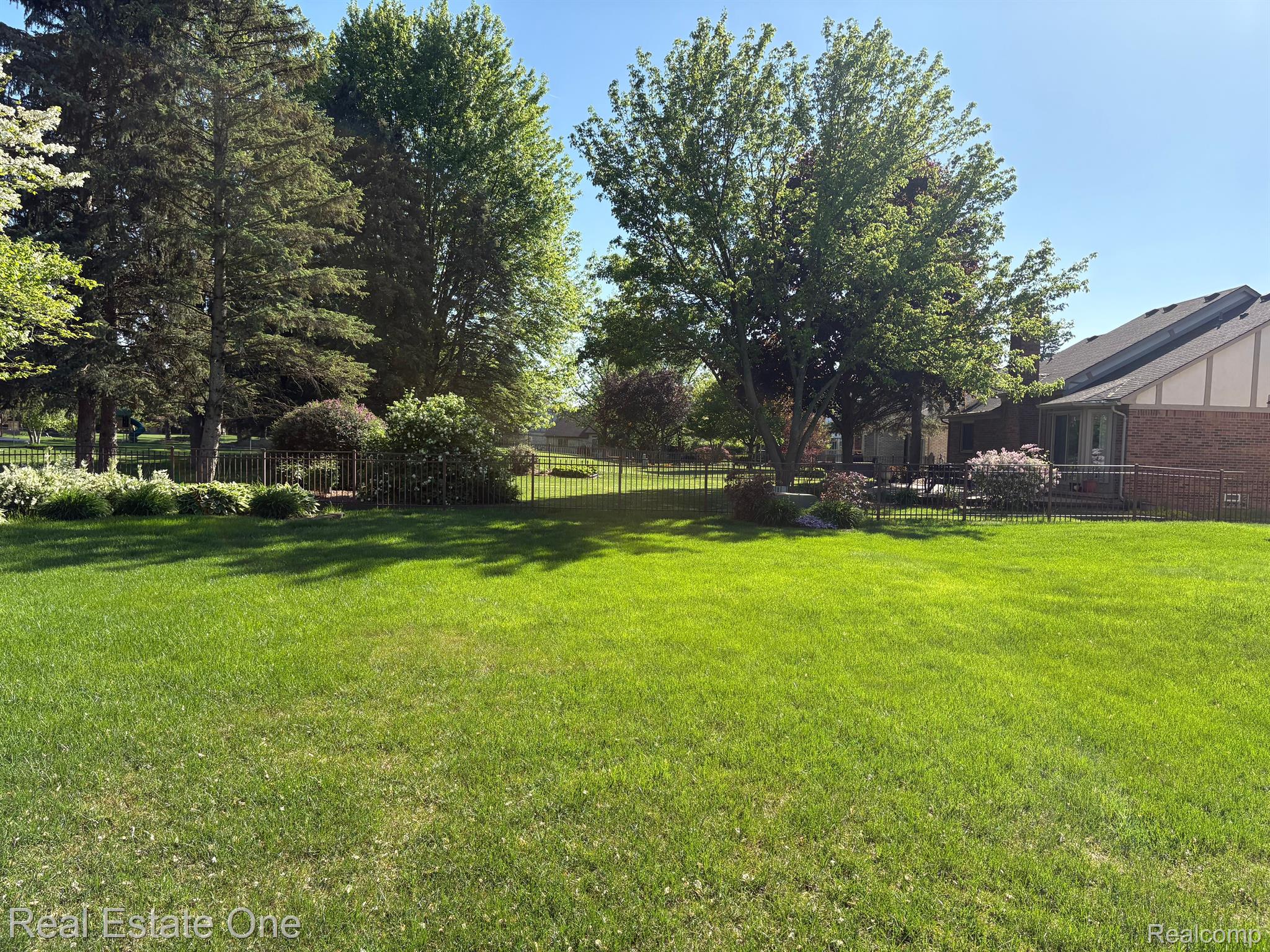 39858 Wilmette Drive DR