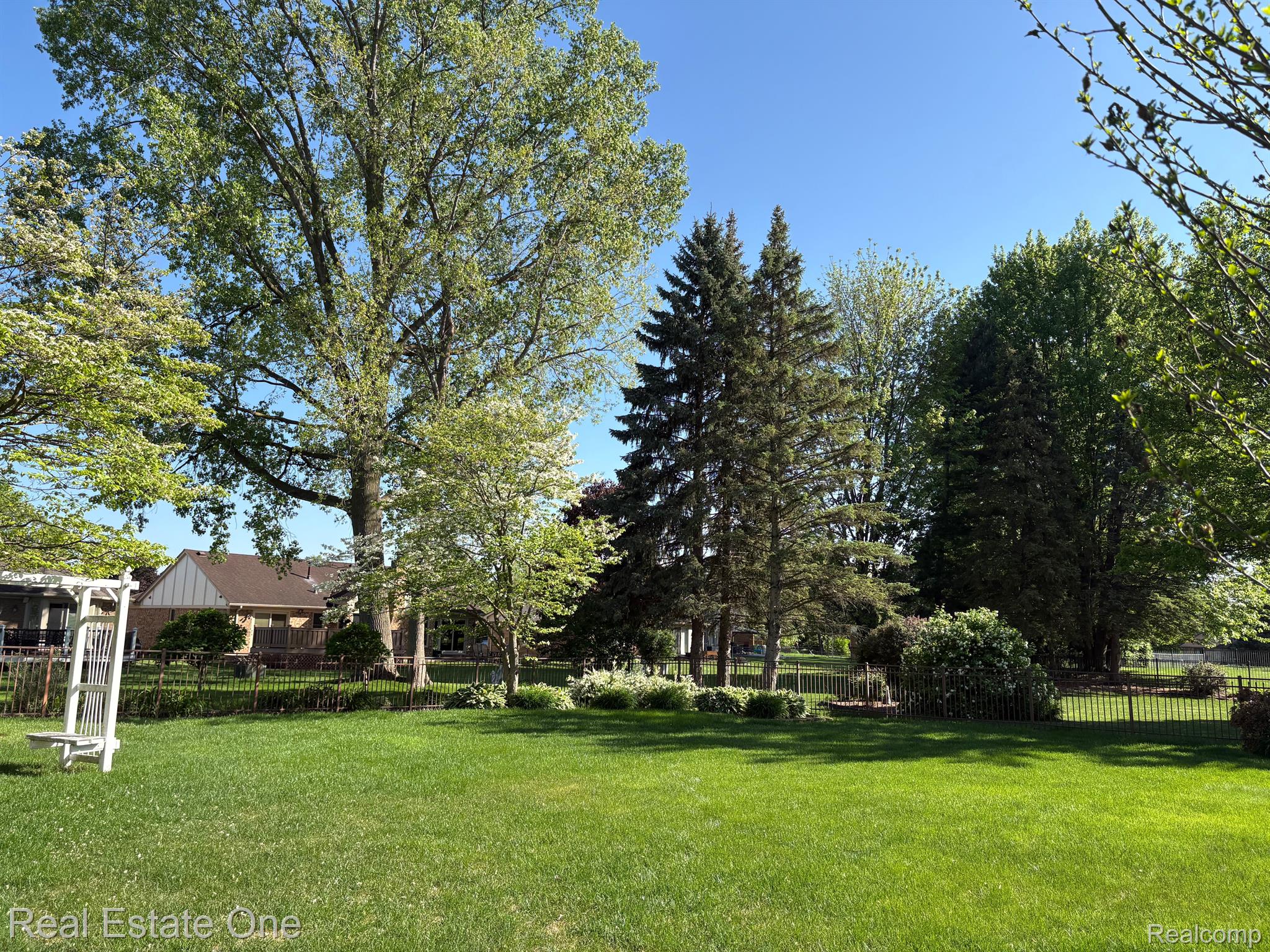 39858 Wilmette Drive DR