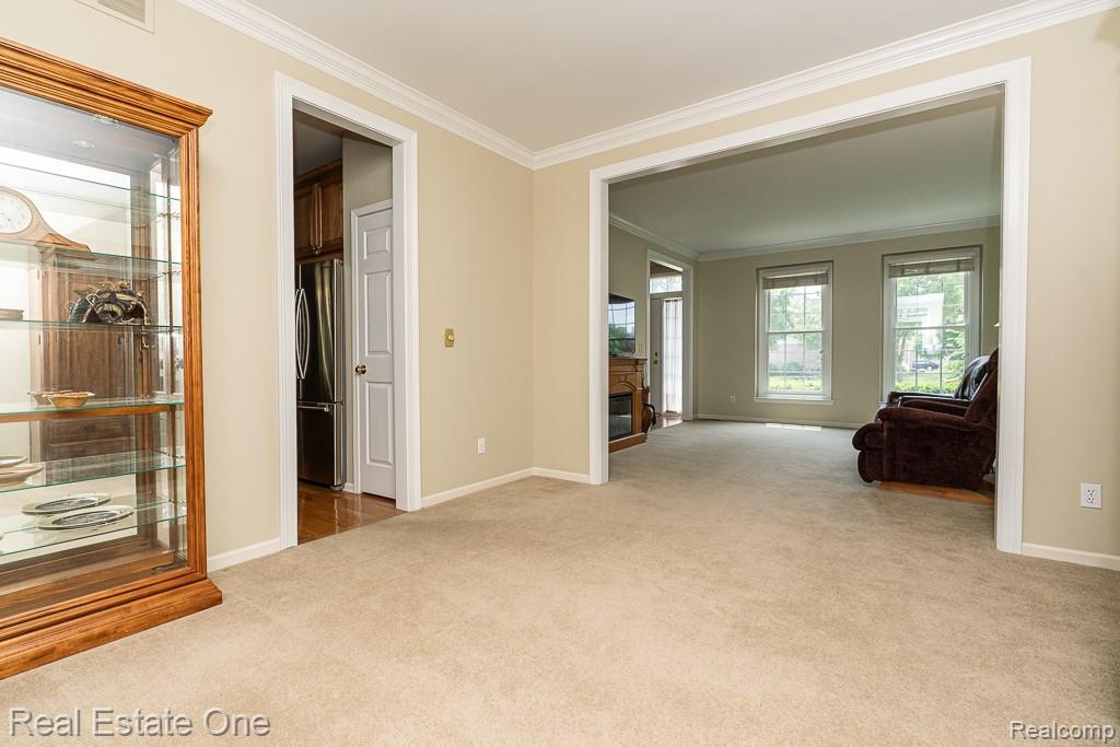 730 WOODFIELD WAY