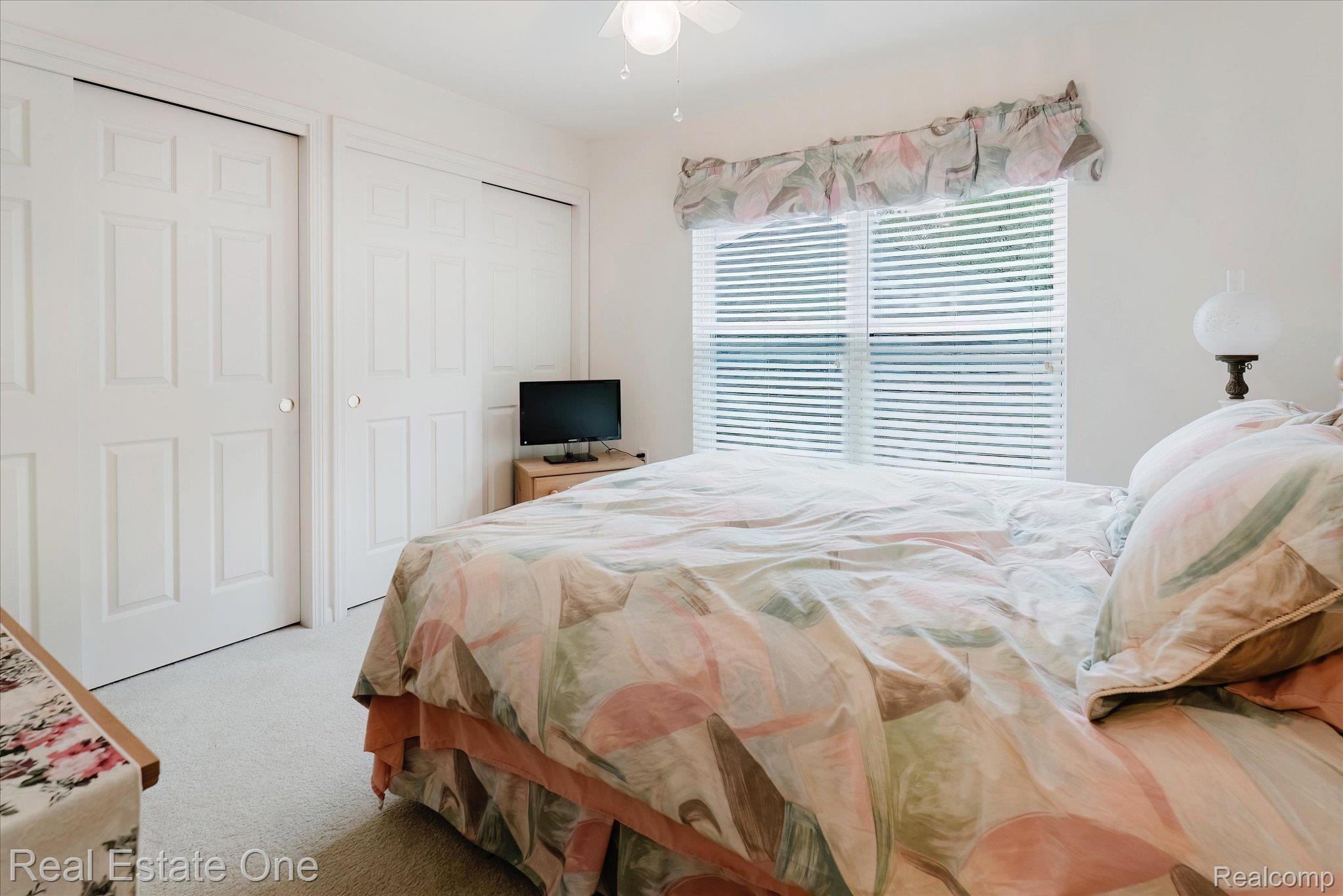 3930 HILLSDALE DR
