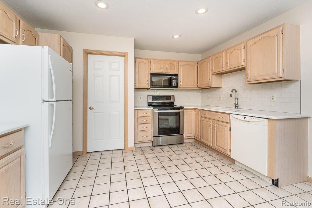 8187 Sawgrass TRL