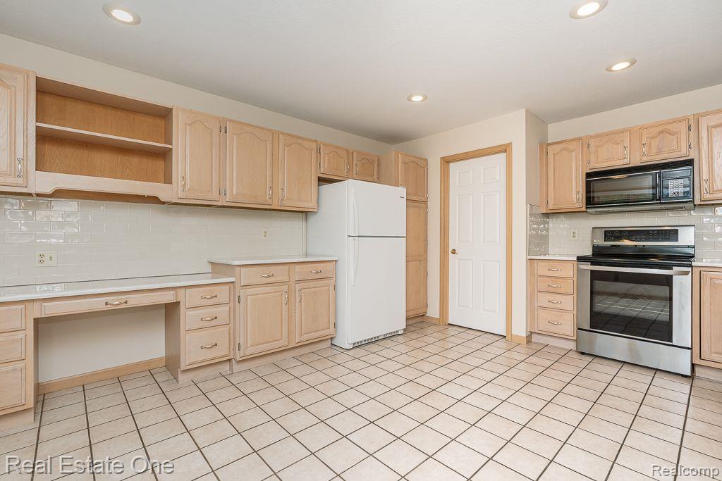 8187 Sawgrass TRL