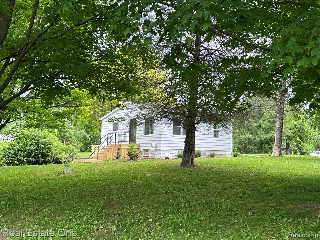 4858 GENESEE RD