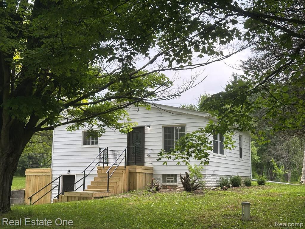 4858 GENESEE RD