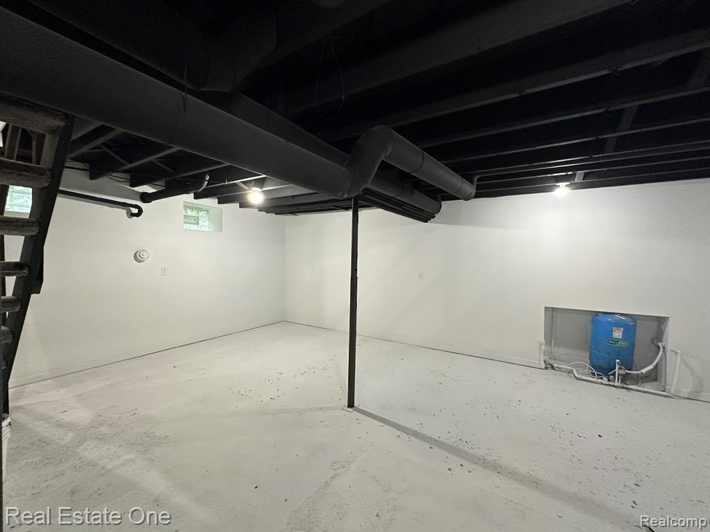 4858 GENESEE RD