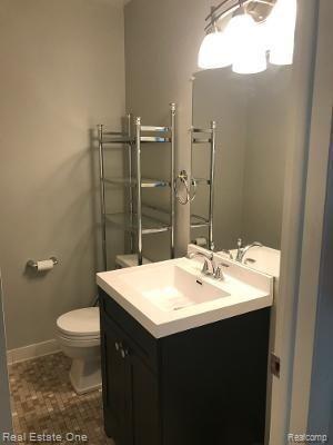 1564 Gas Light LN 192 Bldg#: 35 Unit: 192