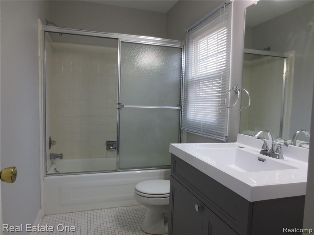 1564 Gas Light LN 192 Bldg#: 35 Unit: 192