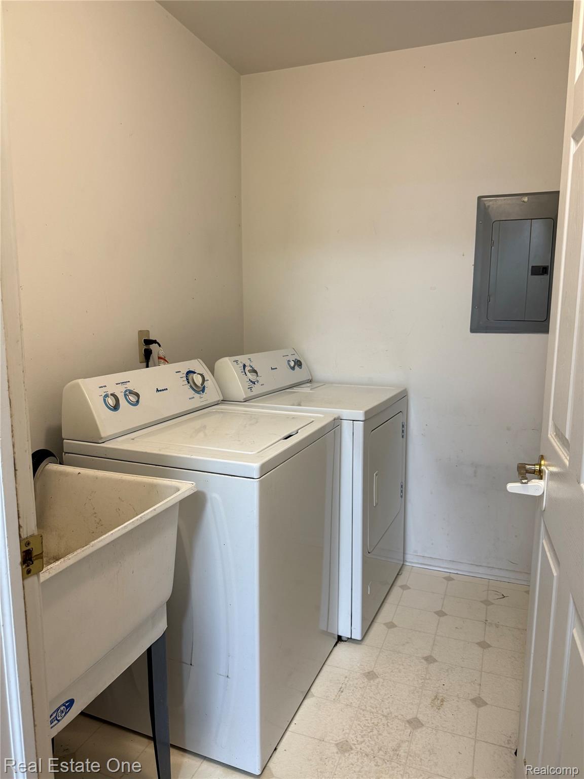 3121 HIGH POINTE RIDGE RD