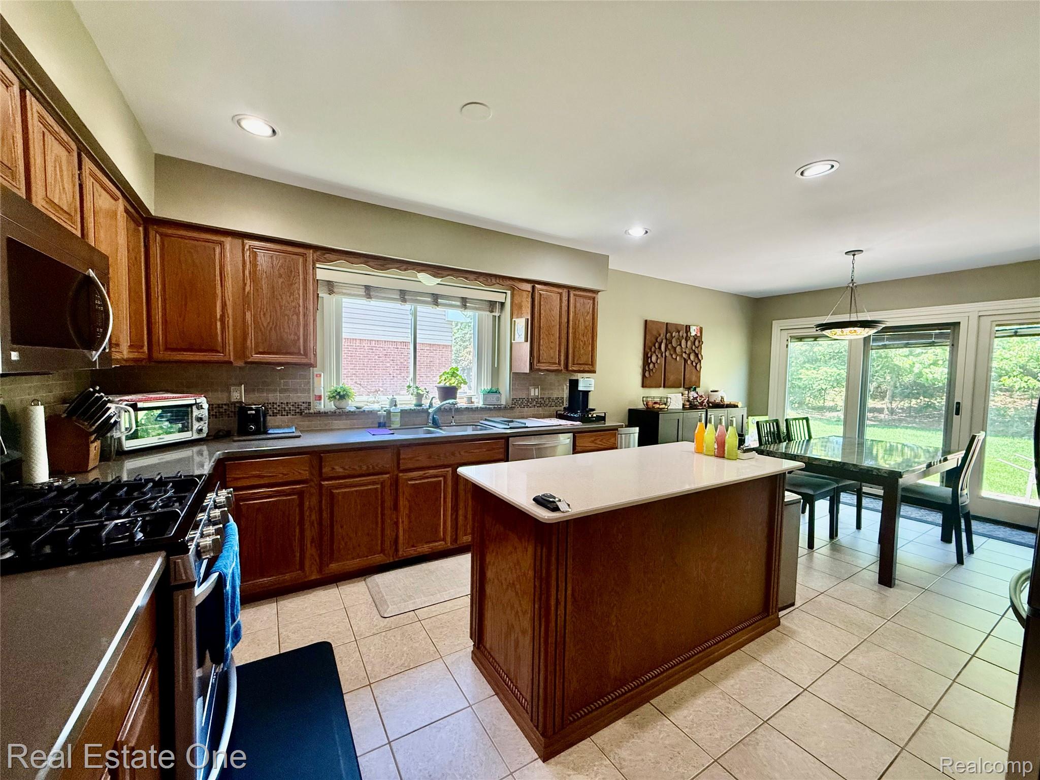 3328 PRIMROSE Drive