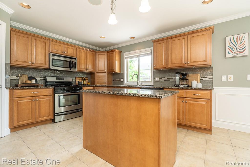 19828 Gloria Drive