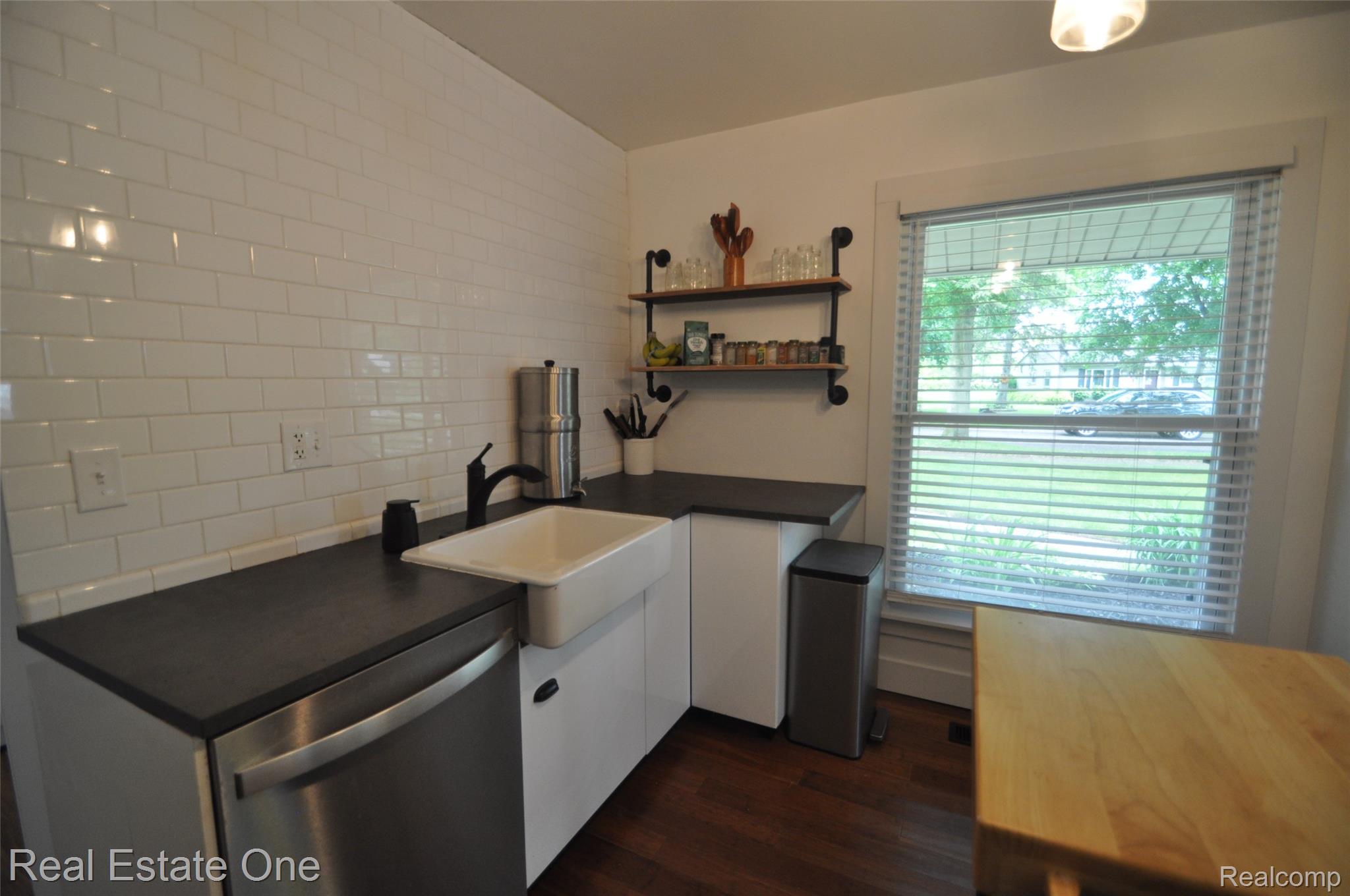 1070 Avon Manor Road