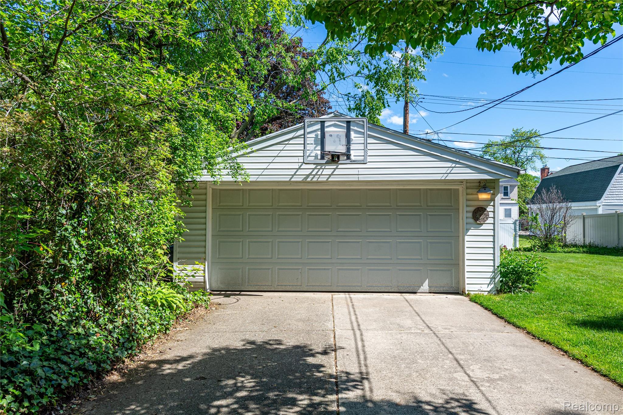 4220 Arlington Drive