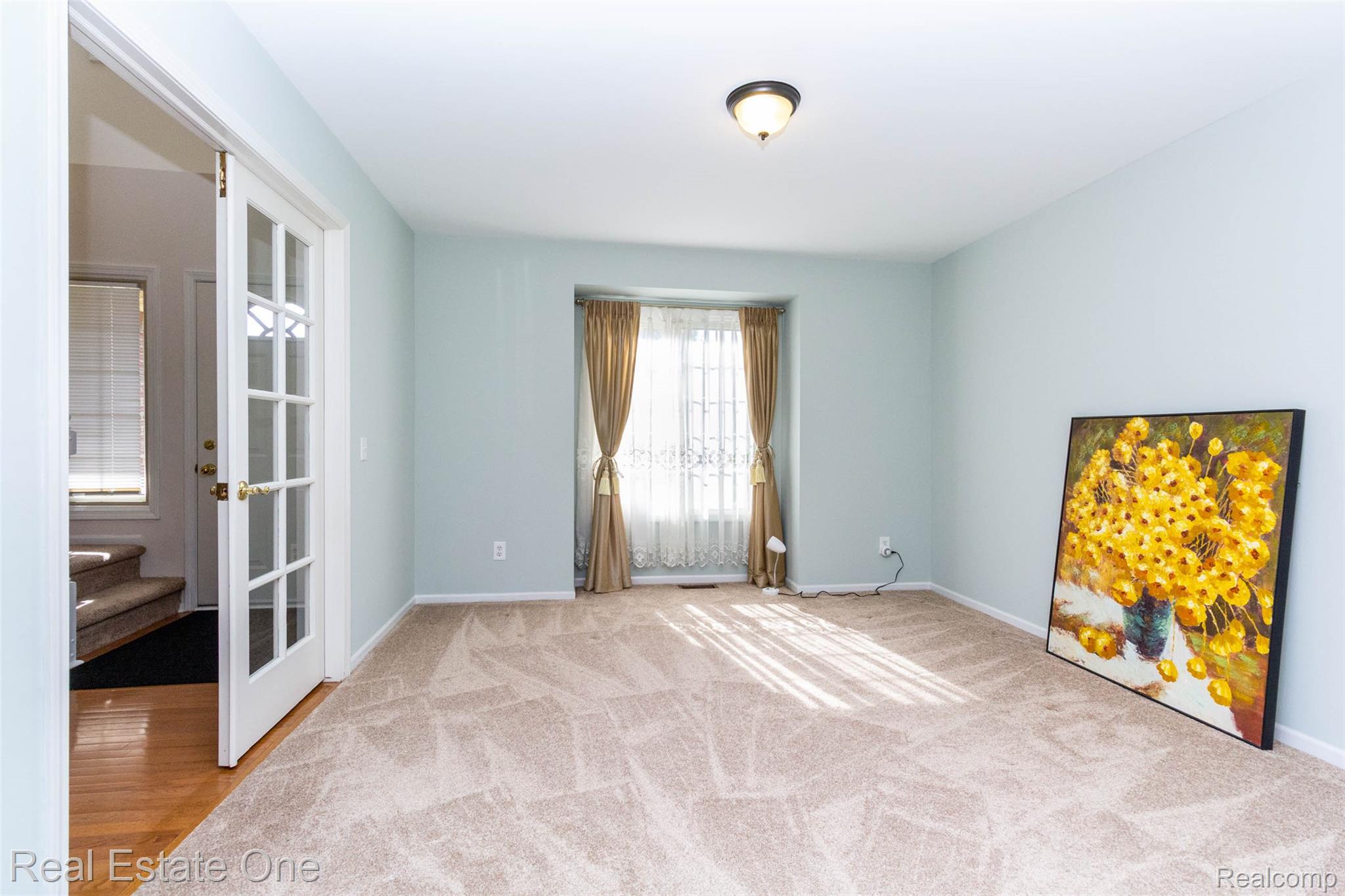 7062 Foxridge Drive