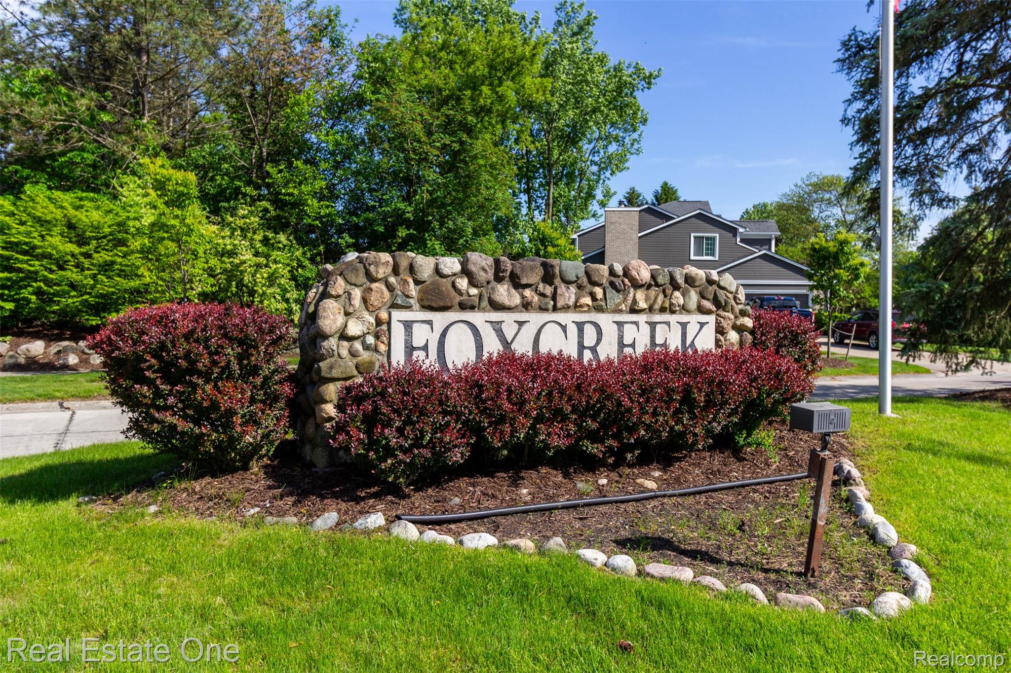 7062 Foxridge Drive