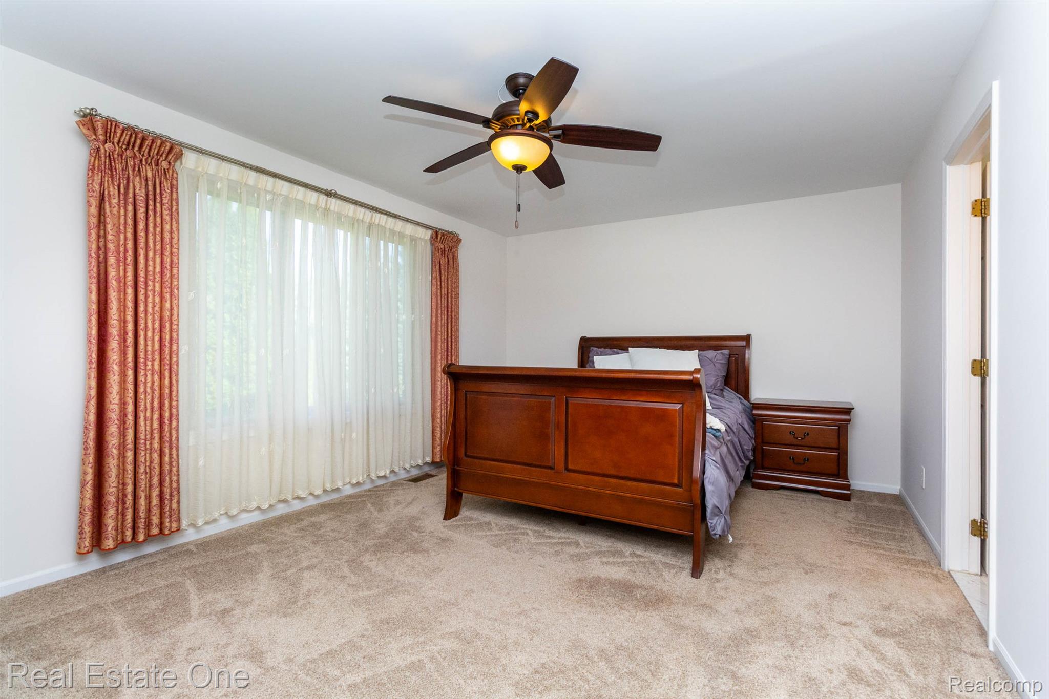 7062 Foxridge Drive