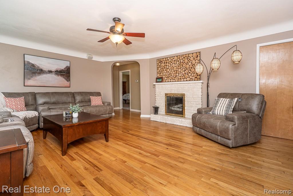 241 E Gunn Road
