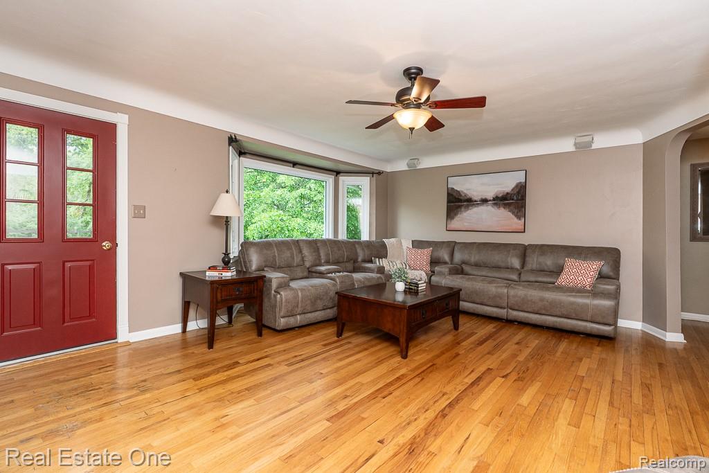 241 E Gunn Road