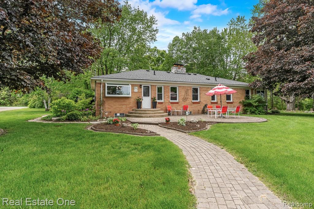 241 E Gunn Road