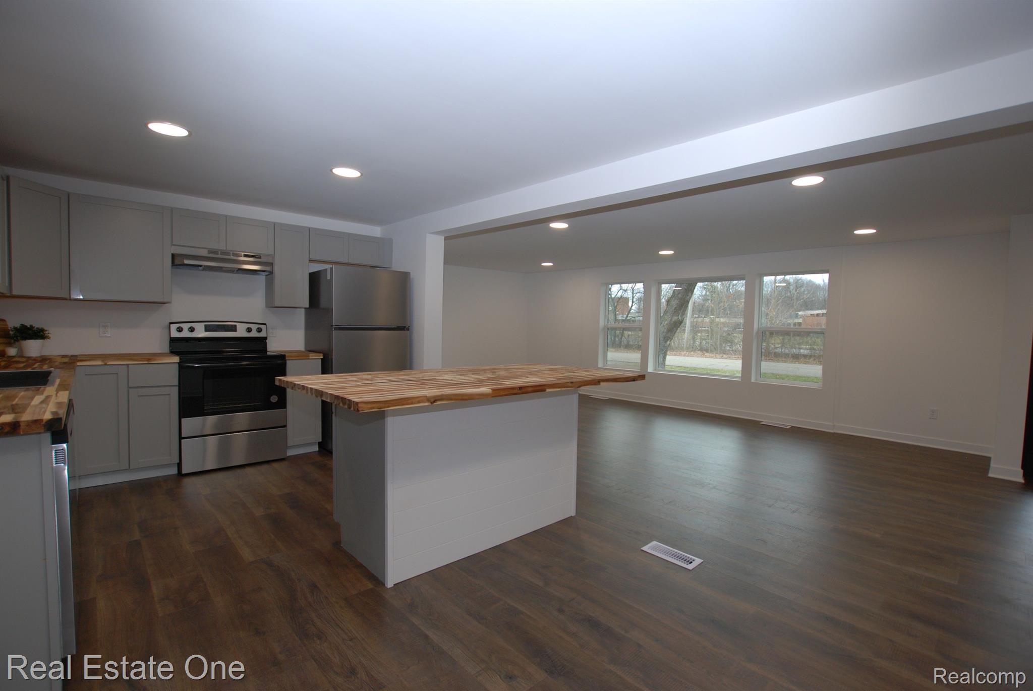 12357 RAYMOND Drive