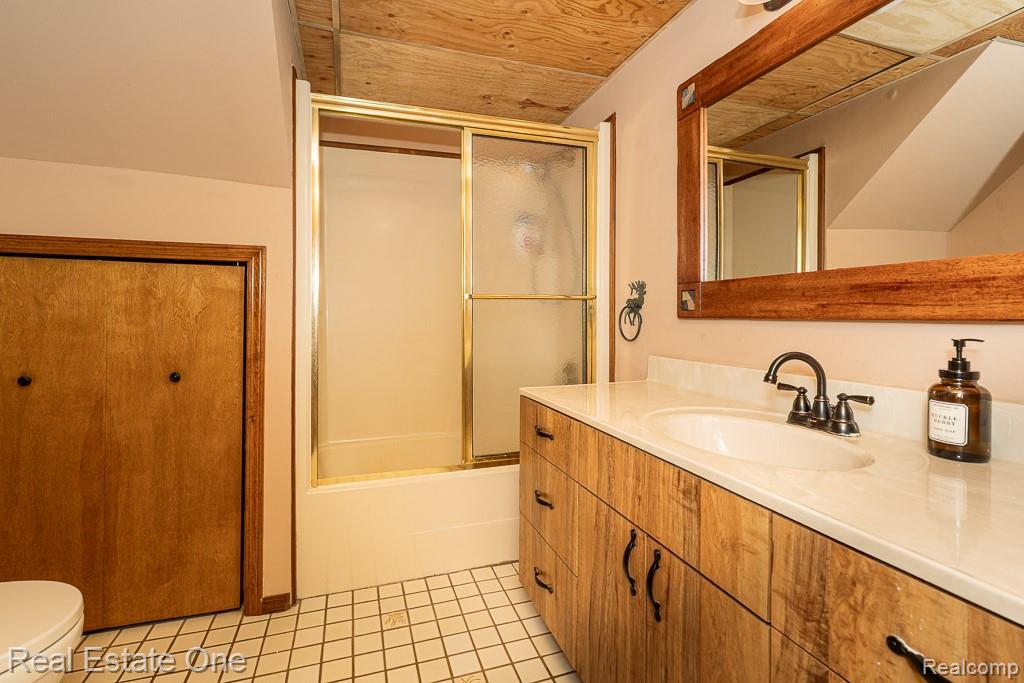 2200 Fernlock Drive