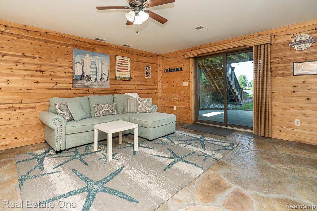 2200 Fernlock Drive