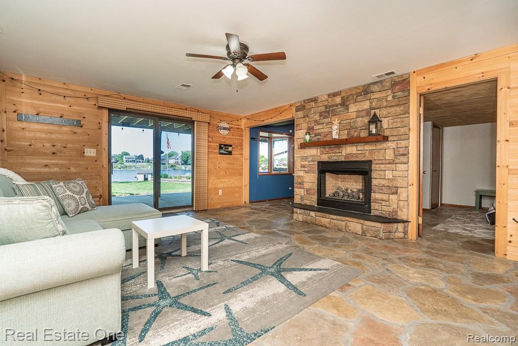 2200 Fernlock Drive
