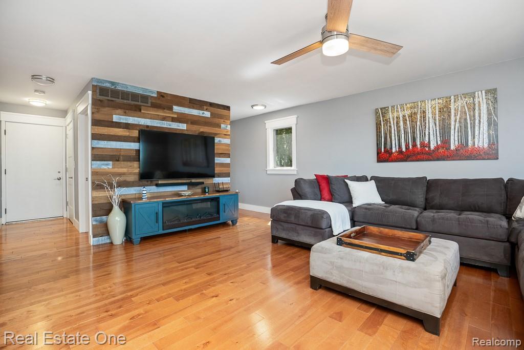 2200 Fernlock Drive